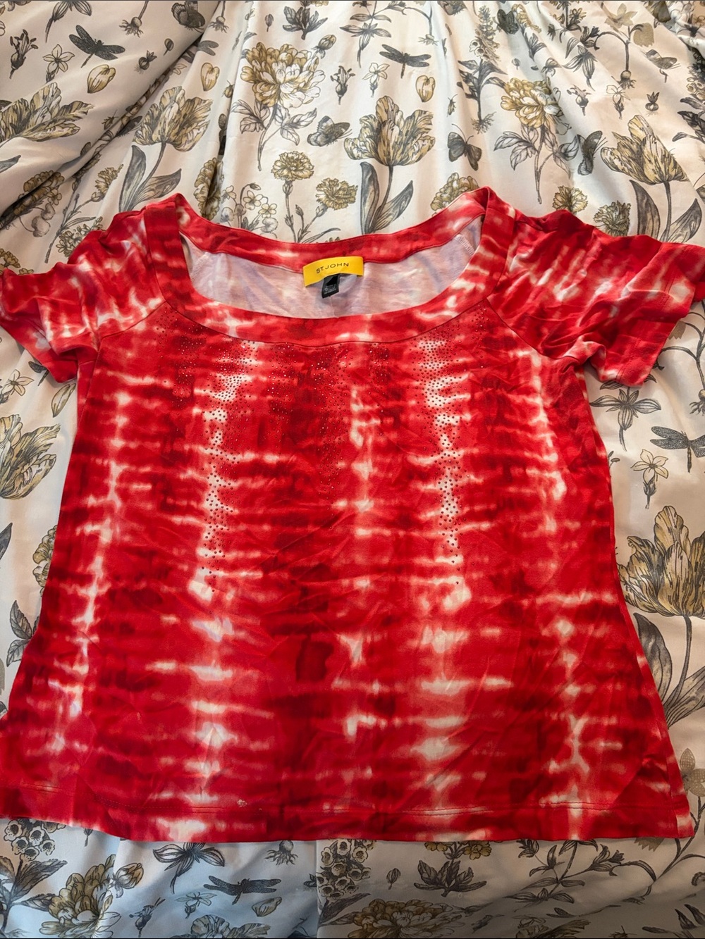 St. John Red and White Tie-Dye Short Sleeve Scoop Neck Top